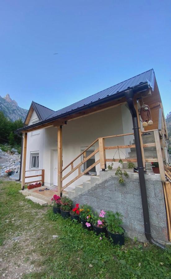 Guesthouse Gezim Selimaj Вальбоне Екстер'єр фото
